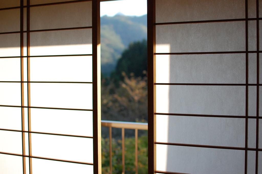 Sawatari Onsen Miyataya Ryokan Nakanojo Rum bild